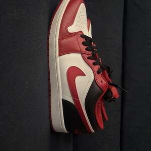 Nike Air Jordan 1 Low Bulls White Black Red